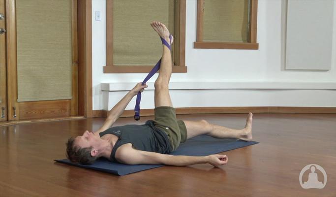 Hamstring stretch with online band